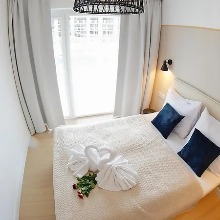 Polanki Aqua Ada A 103 アパート