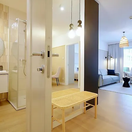 Polanki Aqua Ada A 103 アパート